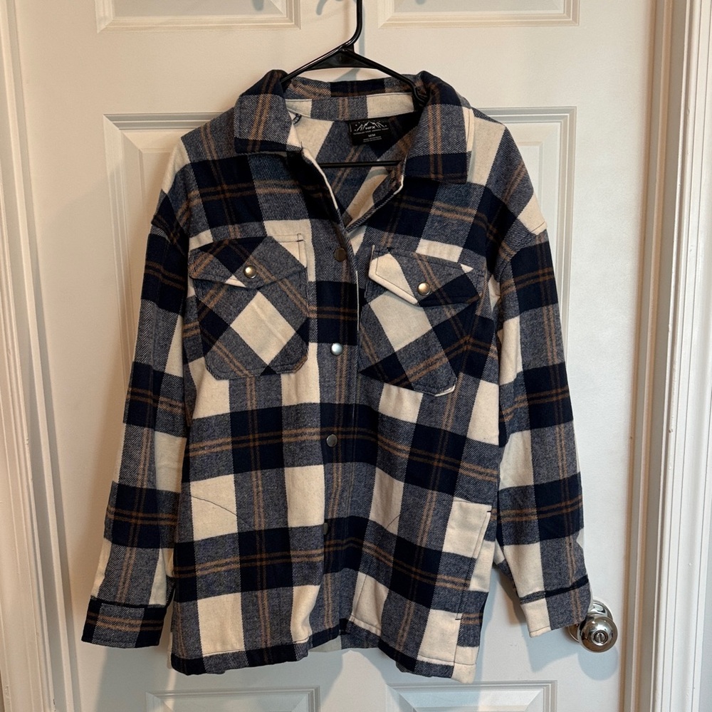 Wool-Blend Plaid Shacket Jacket in Navy & Cream